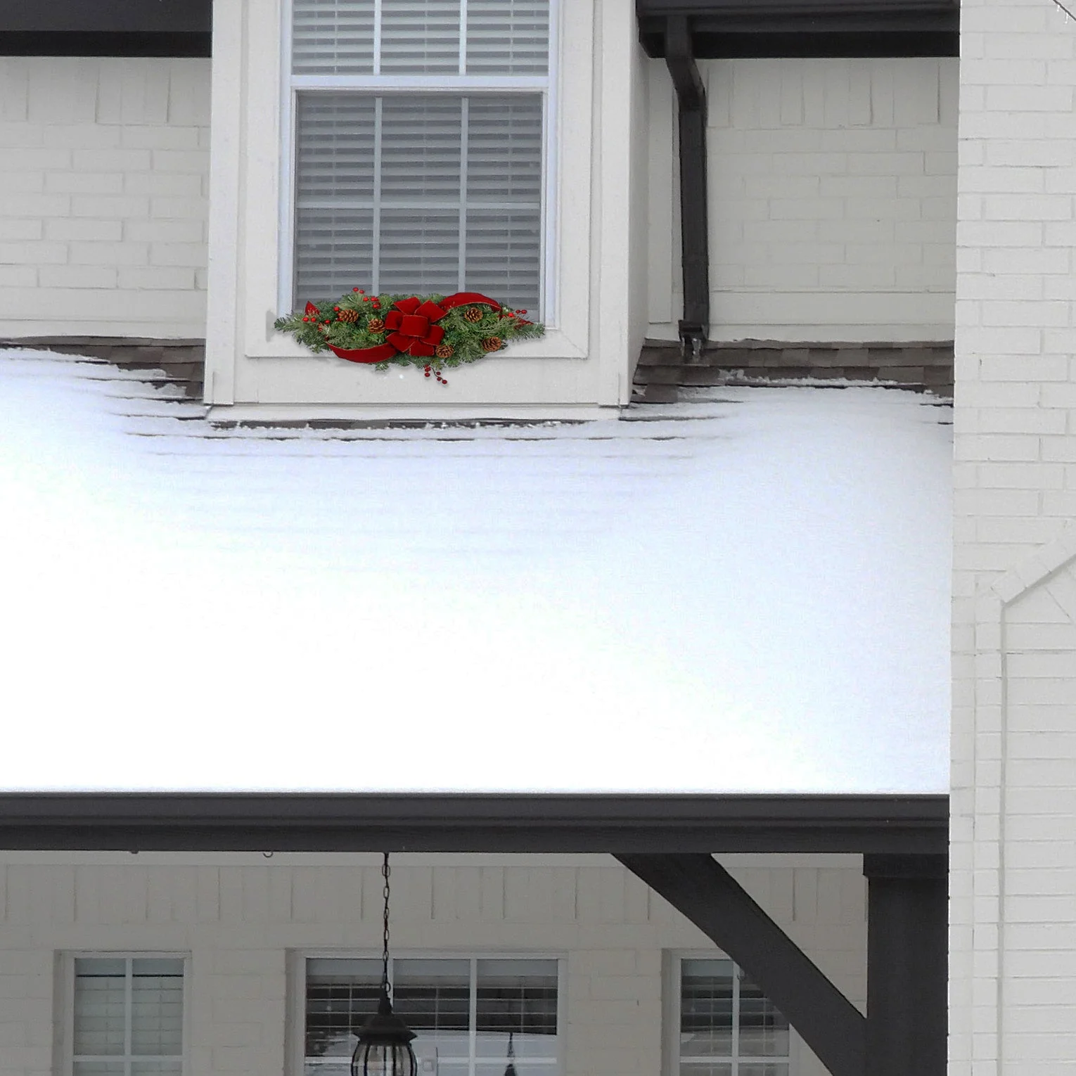 28 Inch Classic Pre-lit Window Swag with LED Lights - Image 7
