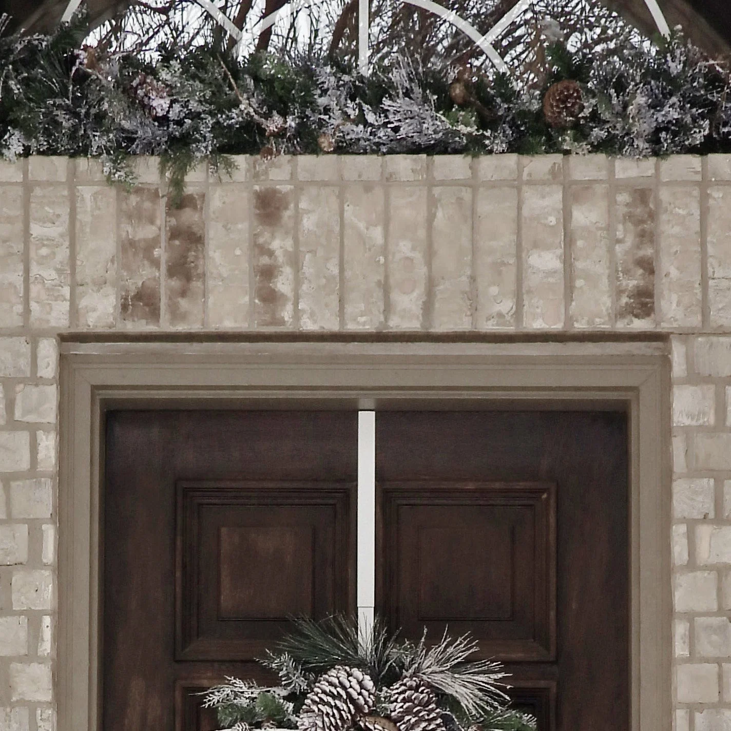6 Foot Snowfall Creek Pre-lit Christmas Garland - Image 6