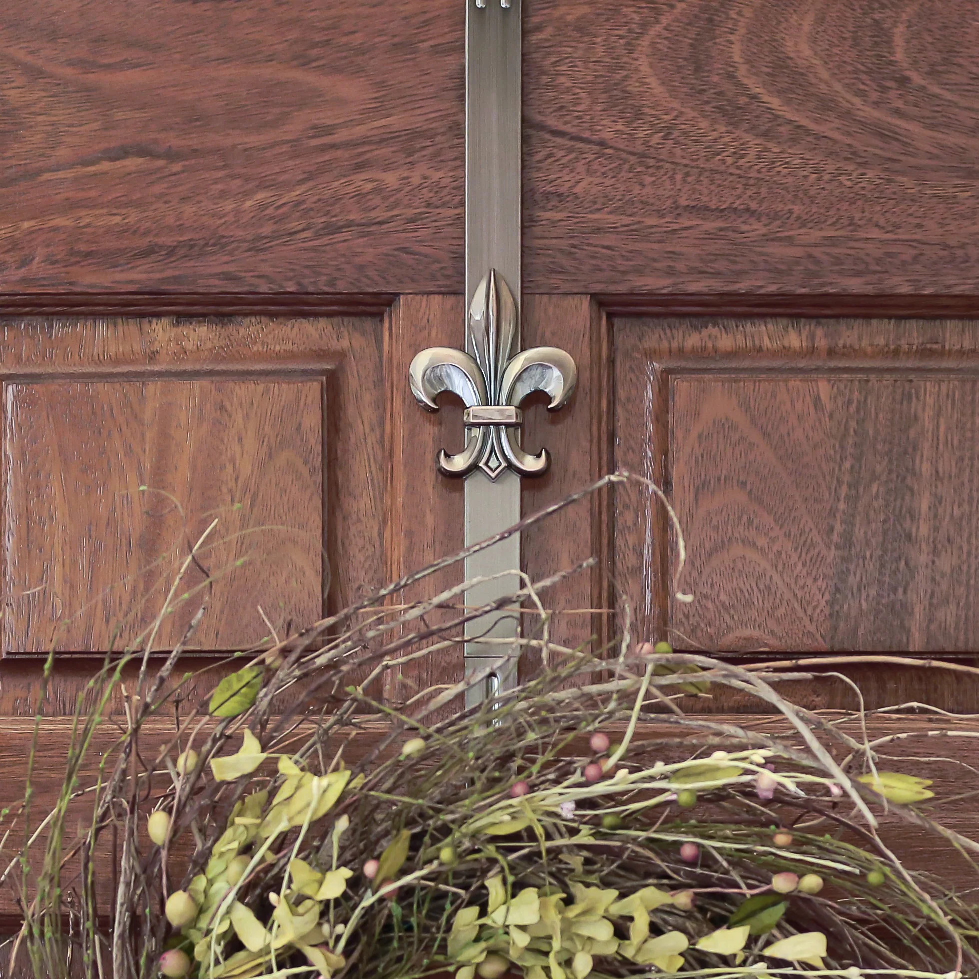 Adapt Adjustable Wreath Hanger with Fleur-de-lis Icon - 2 Pack (Brass or Bronze) - Image 9