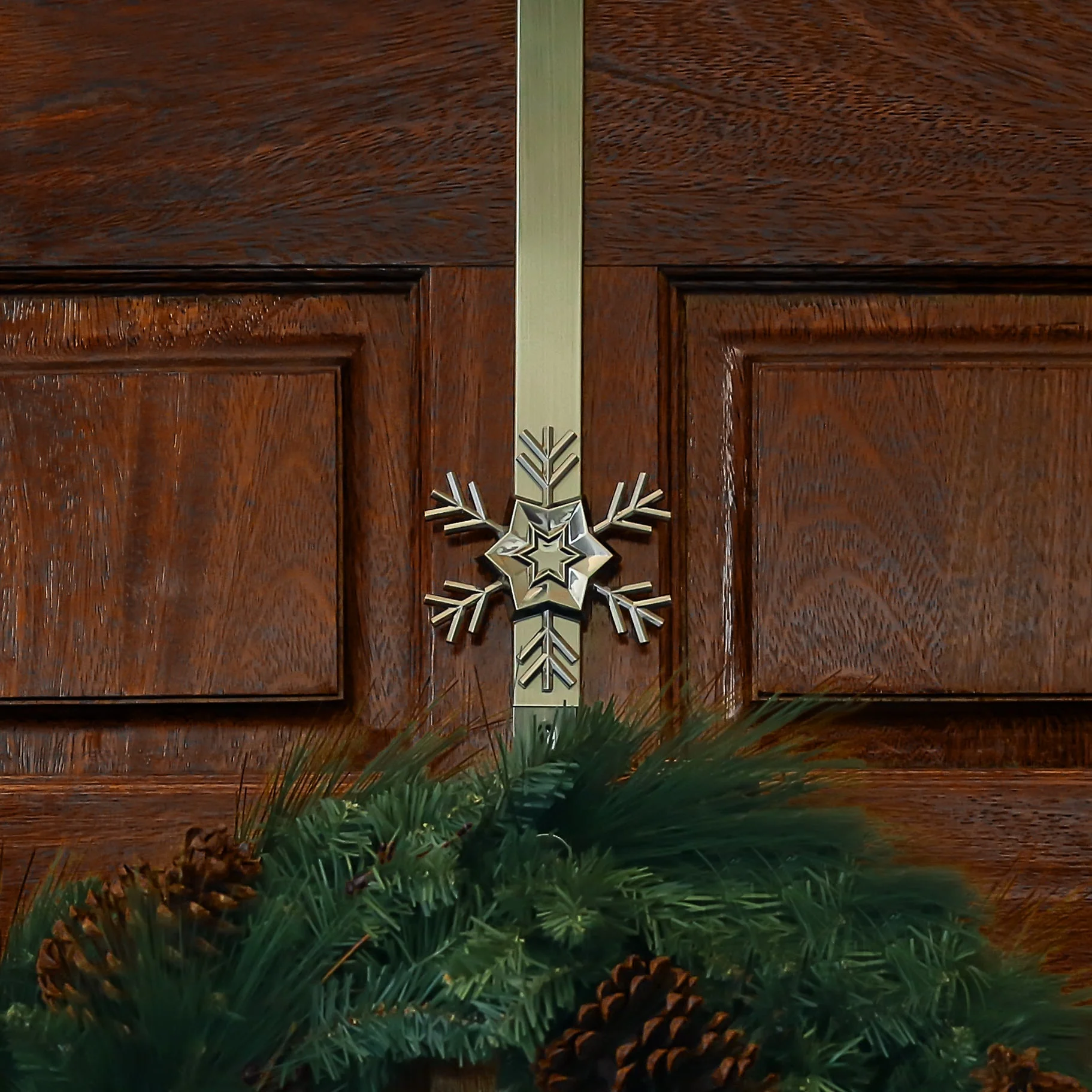 Adapt Adjustable Wreath Hanger with Snowflake Icon - Antique Brass - Image 6