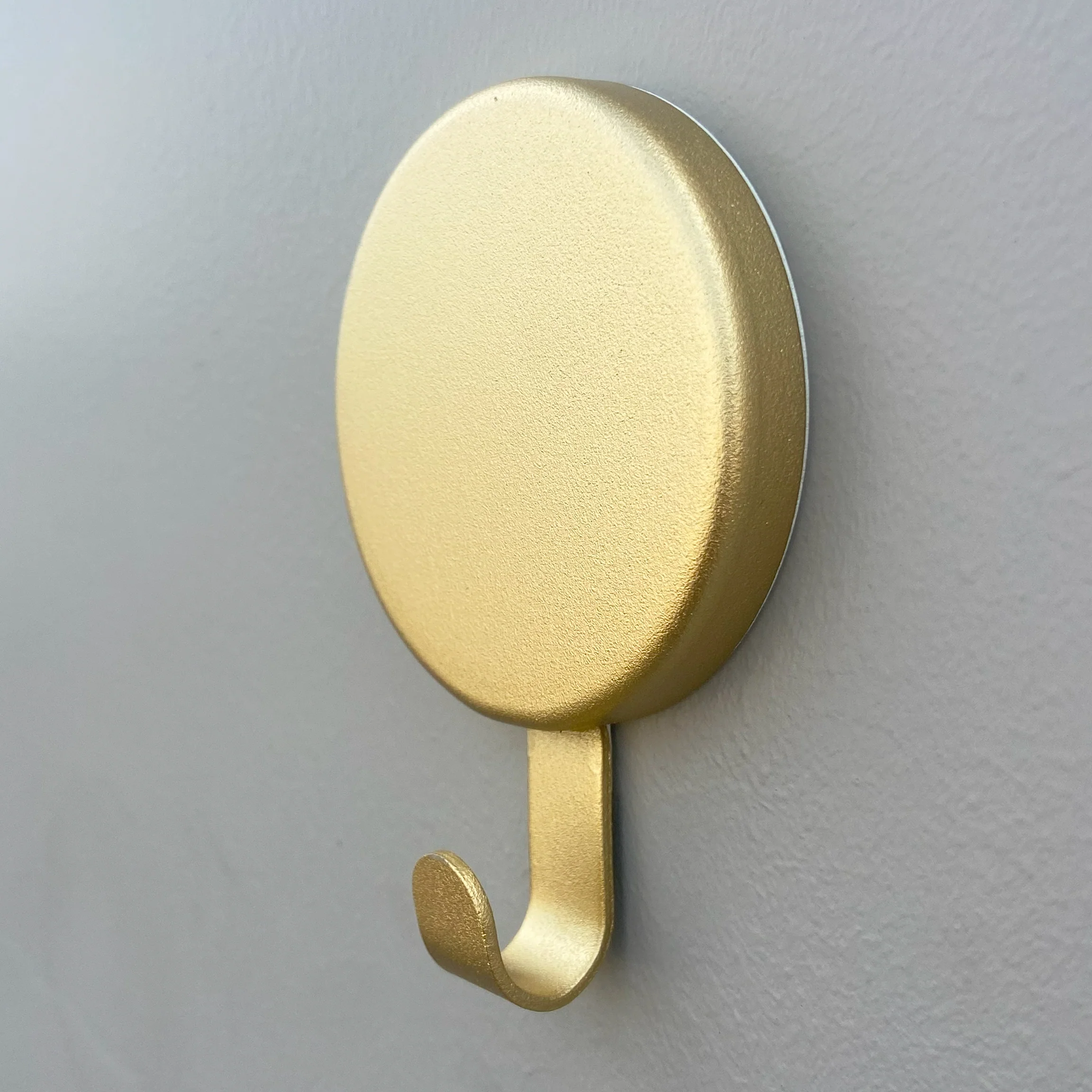 Attract Magnetic Hanger, 1 Pack - Textured Gold - Image 3