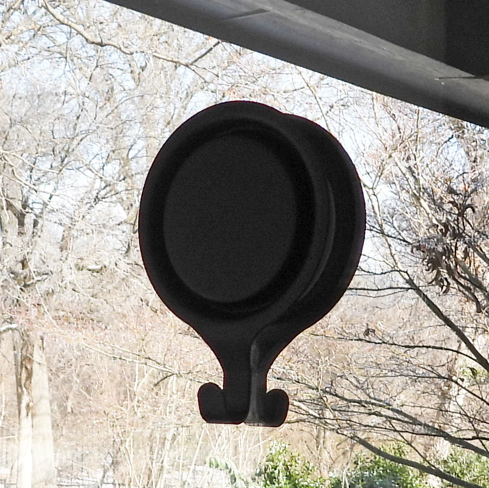 Attract Pinch-Free Magnetic Wreath Hanger - Matte Black 2 Pack - Image 5